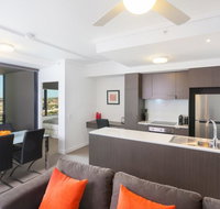 Keeping Cool on Connor - Executive 2BR Fortitude Valley apartment with pool and views - Accommodation Batemans Bay