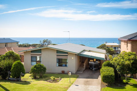 Kianga Parade Beach House - Accommodation Batemans Bay 0