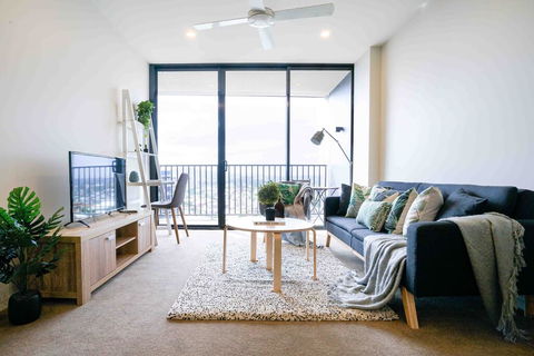 KOZYGURU BRISBANE CITY HIGHRISE 1BED APT SPIRE QBN550-2501 - Accommodation Batemans Bay 0