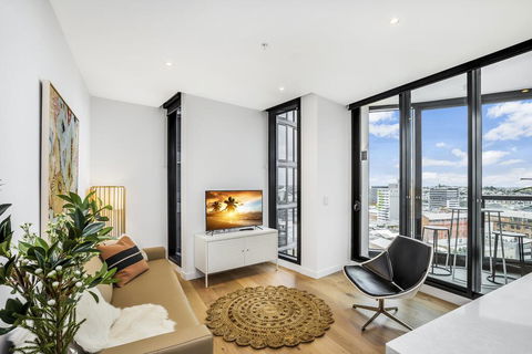 KOZYGURU FORTITUDE VALLEY DESIGNER GRADE 2 BED APT FREE PARKING QFV179-1401 - Accommodation Batemans Bay 3