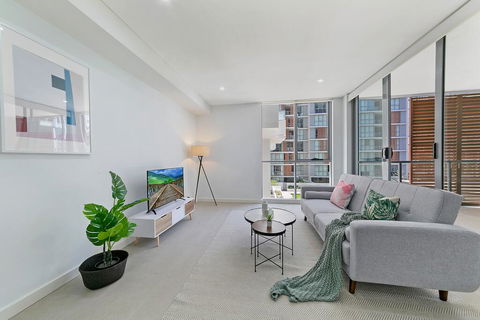 KOZYGURU MASCOT WALK TO STATION MODERN DESIGNER 2 BED APT FREE PARKING NMA260-312 - Accommodation Batemans Bay 0