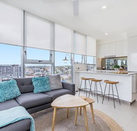 KOZYGURU NEWSTEAD DESIGNER 2 BED APT FREE PARKING POOL  GYM QNE088 - Accommodation Batemans Bay