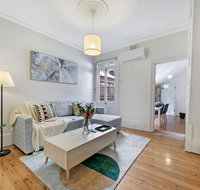 KOZYGURU SURRY HILLS COZY 3 BED TERRACE MINS WALK TO CBD NSH095 - Accommodation Batemans Bay