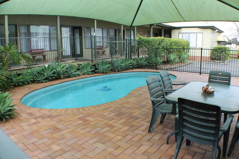 Lake Forbes Motel - Accommodation Batemans Bay 2