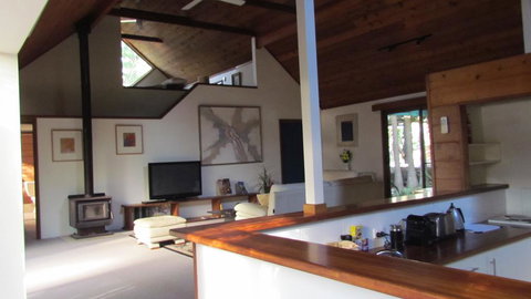 Lake Russell Luxury Retreat - Accommodation Batemans Bay 2