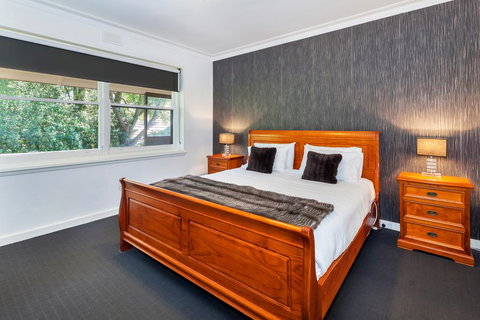 Lake Wendouree Luxury Apartments On Webster - Accommodation Batemans Bay 2