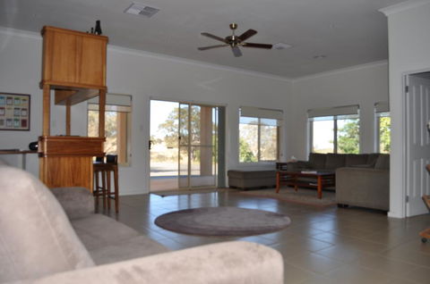 Lambert Estate Retreat - Accommodation Batemans Bay 2