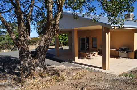 Lambert Estate Retreat - Accommodation Batemans Bay 0