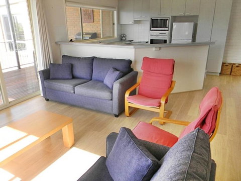 LIFE'S A BEACH - Accommodation Batemans Bay 1