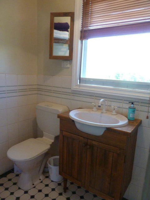 Lilys By The Lake - Raymond Island Accommodation - Accommodation Batemans Bay 3