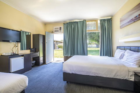 Links Hotel - Accommodation Batemans Bay 3