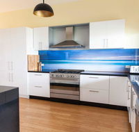 Luxurious Waterfront 10 minutes drive to Phillip Island sleeps 12 - Accommodation Batemans Bay