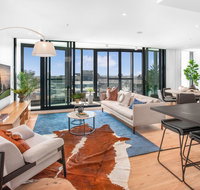 Luxury 3-Bed Apartment Near Valley Shops and Bars - Accommodation Batemans Bay