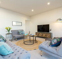 Luxury Four Bedroom Apartment - Accommodation Batemans Bay