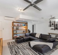 Luxury Pool Side Apartment in Beachfront Resort - Accommodation Batemans Bay