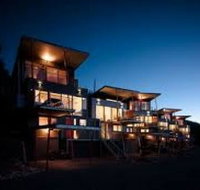 luxury Scandinavian townhouse - Accommodation Batemans Bay
