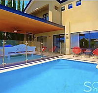 LUXURY VILLA W POOL  SPAS - Accommodation Batemans Bay