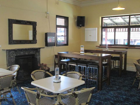 Maclean Hotel - Accommodation Batemans Bay 1