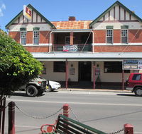 Maclean Hotel - Accommodation Batemans Bay