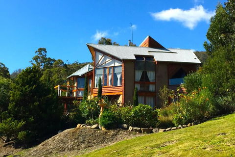 MAGICAL MOUNTAIN RETREAT - 20 Mins To CBD And Only 10 To MONA! - Accommodation Batemans Bay 3