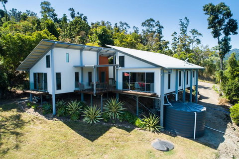 MANDALAY ESCAPE, SECLUSION & SERENITY WITH A POOL - Accommodation Batemans Bay 2