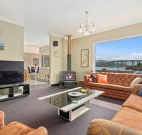 Manfield City Waterfront View Cottage - Accommodation Batemans Bay