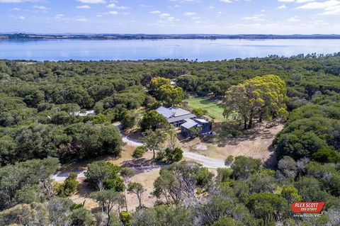Melaleuca Retreat - Accommodation Batemans Bay 0