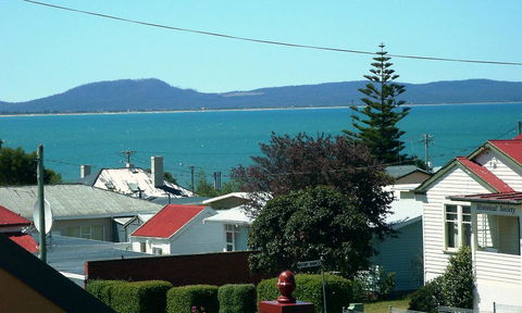 Meredith House - Accommodation Batemans Bay 0
