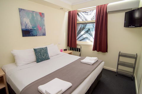 Miami Hotel Melbourne - Accommodation Batemans Bay 1