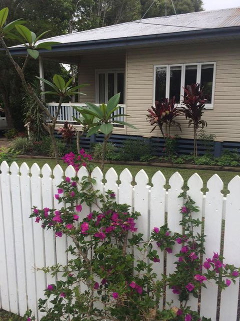 Miss Bullens Cottage - Accommodation Batemans Bay 3
