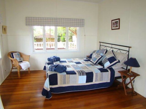 Miss Bullens Cottage - Accommodation Batemans Bay 0