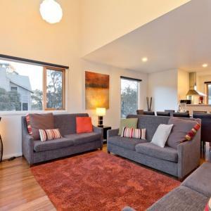 Mitchell-DPA - Accommodation Batemans Bay 1