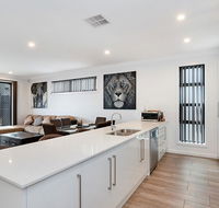 Modern Luxury at Christies Beach - Accommodation Batemans Bay