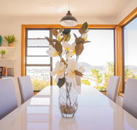 Moonah House-10 mins to CBD  MONA 4BR 2 BATH great view park 3 cars sleep 11 king bed en-suite - Accommodation Batemans Bay