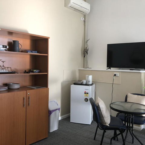 Motel Rooms At Morisset Serviced Apartments - Accommodation Batemans Bay 3