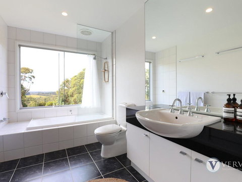 Myers Road Retreat Plus Guest House - Accommodation Batemans Bay 1