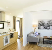Myrtle Tree Lodge - Trunks - Accommodation Batemans Bay