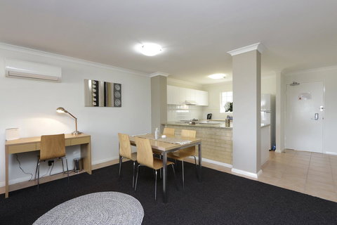 Hillarys Marina Apartment - Accommodation Batemans Bay 5