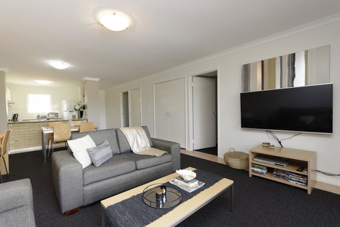 Hillarys Marina Apartment - Accommodation Batemans Bay 4