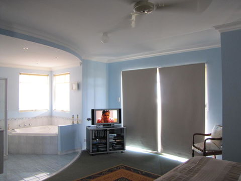Ocean View Retreat - Accommodation Batemans Bay 7