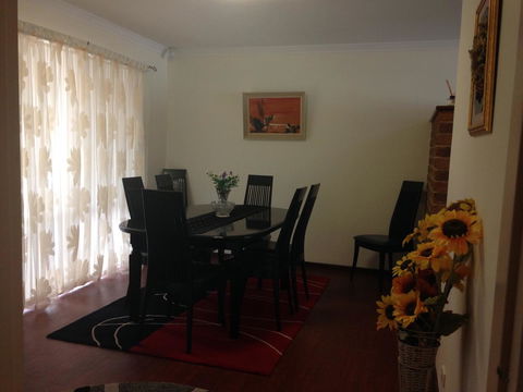 â˜… Stylish Family Home! â˜… - Accommodation Batemans Bay 8