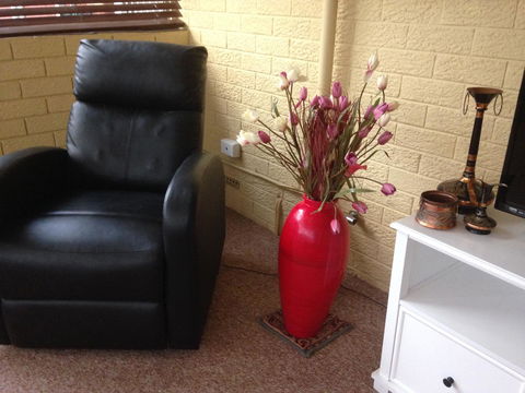 â˜… Stylish Family Home! â˜… - Accommodation Batemans Bay 4