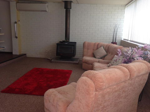 â˜… Stylish Family Home! â˜… - Accommodation Batemans Bay 5