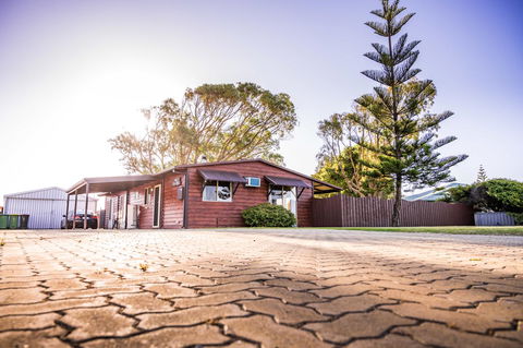 The Bothy Lancelin Family Retreat - Accommodation Batemans Bay 0