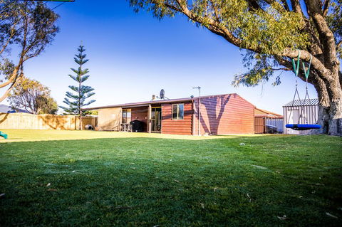 The Bothy Lancelin Family Retreat - Accommodation Batemans Bay 1