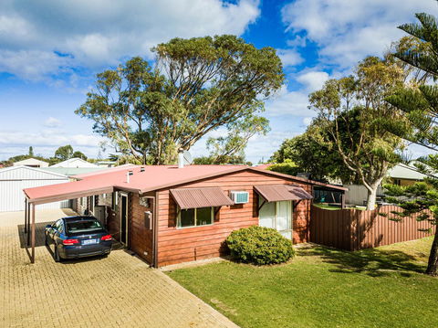 The Bothy Lancelin Family Retreat - Accommodation Batemans Bay 3