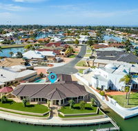 LA ANCHOR ON THE CANALS MANDURAH - Accommodation Batemans Bay