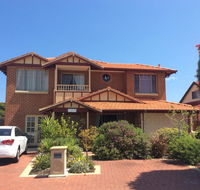 Crossland House - Accommodation Batemans Bay