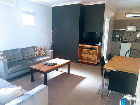 Adamsons Riverside Accommodation - Accommodation Batemans Bay 7