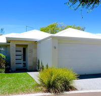 Contemporary Cove - Quindalup - Accommodation Batemans Bay